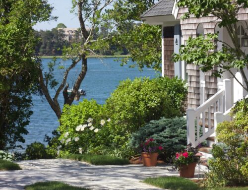 How to Create a Low-Maintenance Cottage Garden